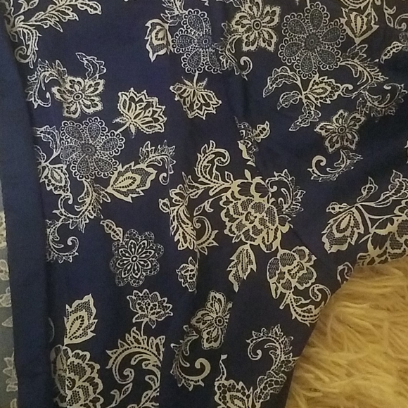 Laura Ashley Robe Size Medium - Picture 2 of 5